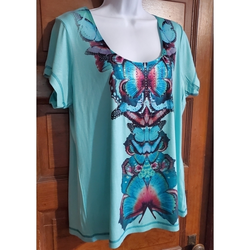 Energie World Wear Butterfly Embellished Top - Picture 4 of 7